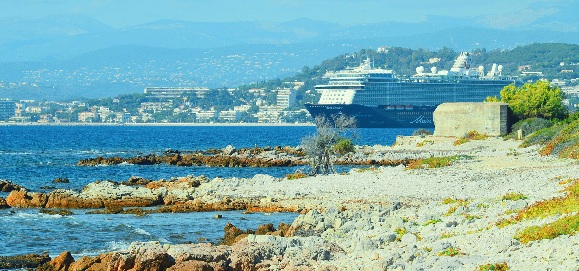 The Mein Schiff vessel is a reference for the Finnish lighting manufacturer AICCI Ltd.